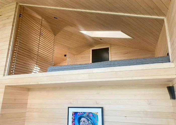 Architect-designed With View In Molde Semesterbostad *